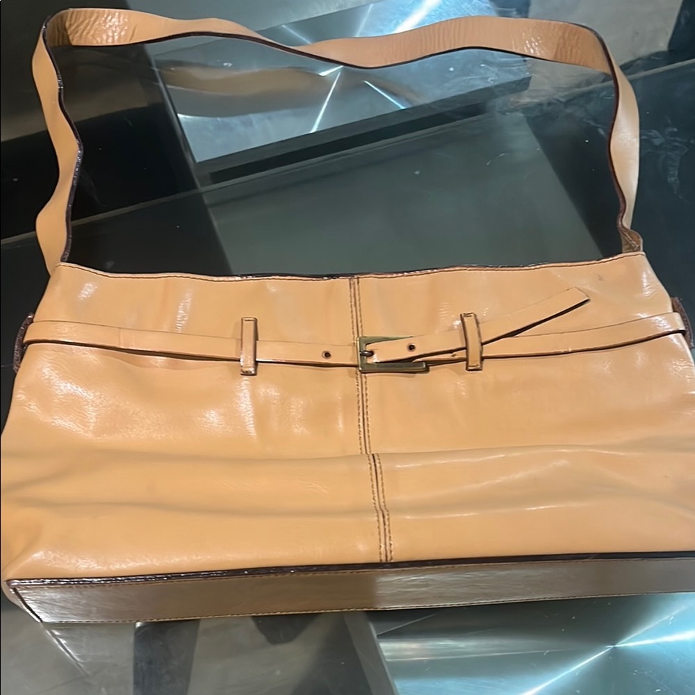 Elegant Tan Leather Shoulder Bag